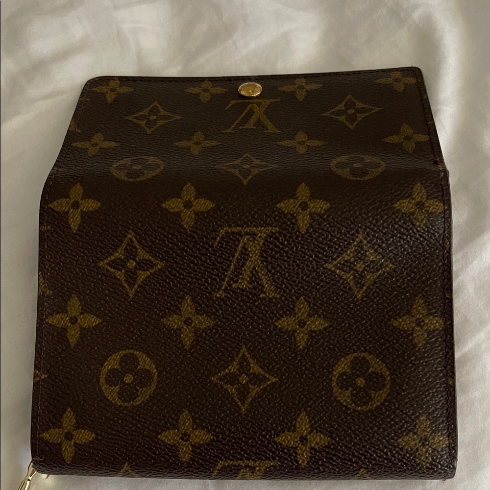 Louis Vuitton Brown Monogram Wallet - Picture 5 of 7